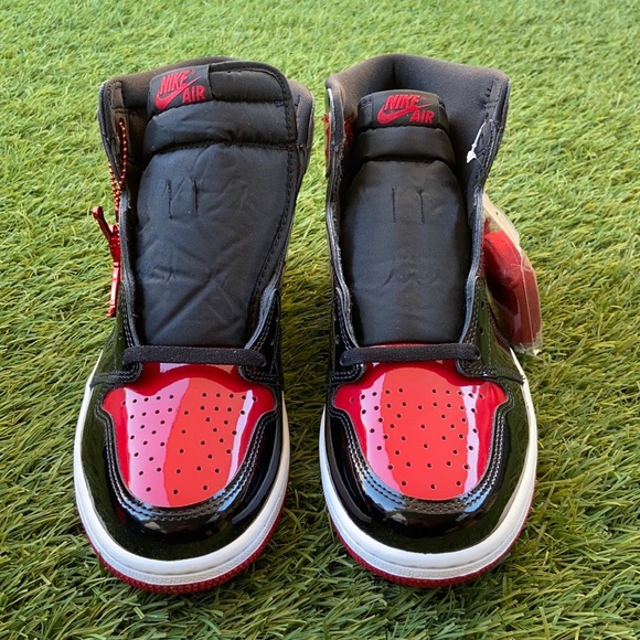 Air Jordan 1 Retro High OG - Picture 2 of 5